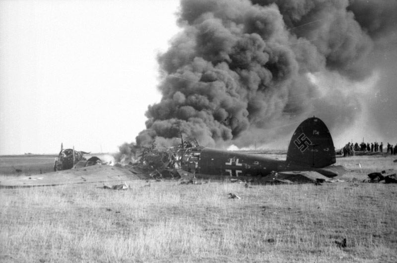 Illustration for article titled How Britain's Failed Attempt to Develop a 'Death Ray' Changed the Course of World War II